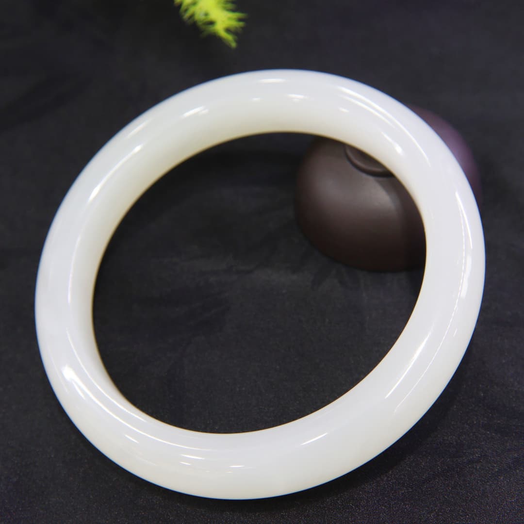 Mutton Fat White Hetian Jade Bangle