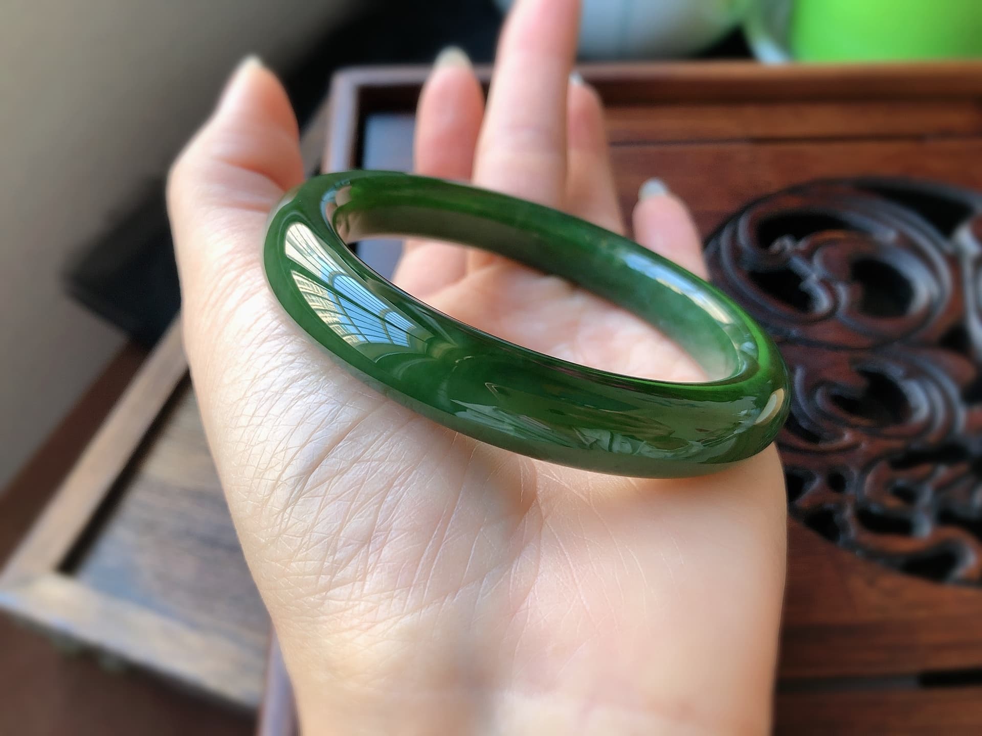 Celadon Green Hetian Jade Bangle - HT-BR-0010-1